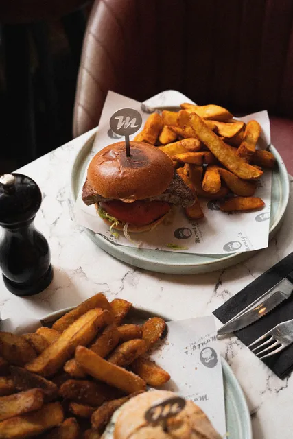 Monty’s Burger Bar business image